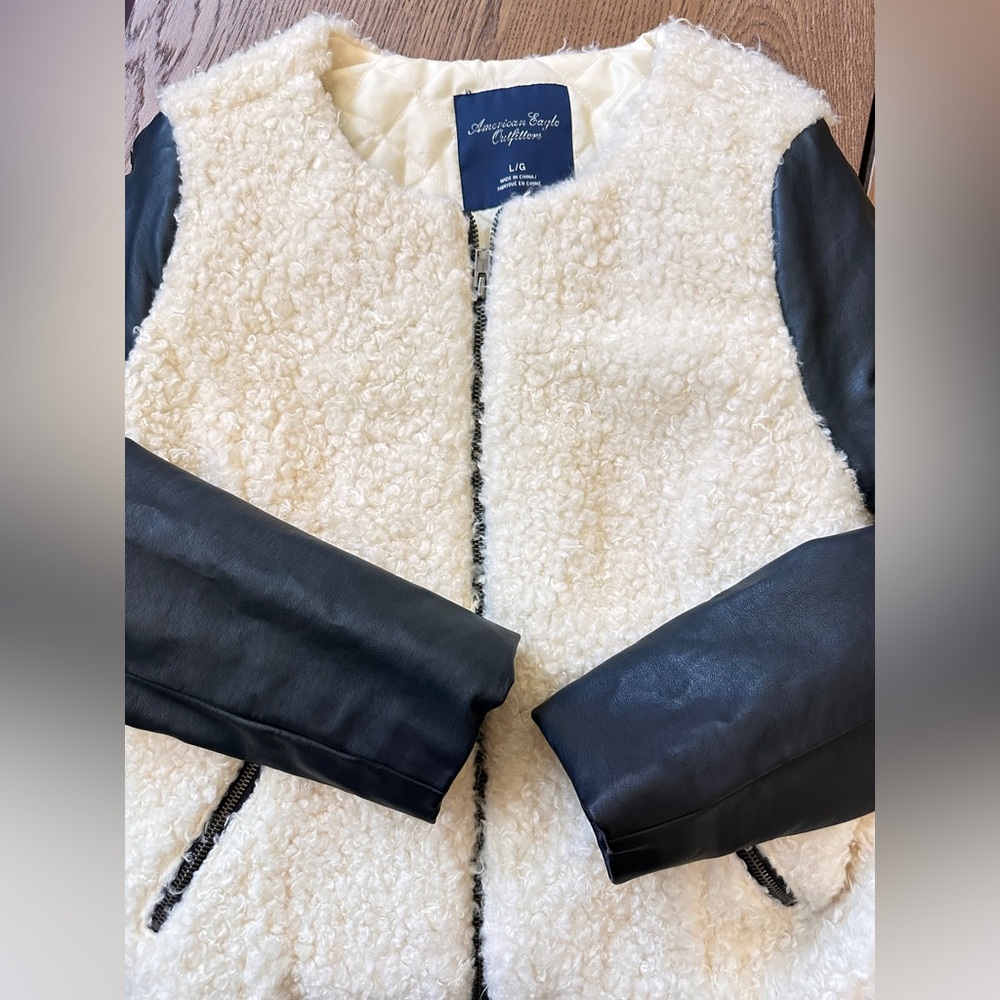 American Eagle Outfitters Black and Cream Teddy Jacket LARGE - Picture 8 of 14
